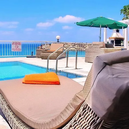 Katina Villa Coral Bay