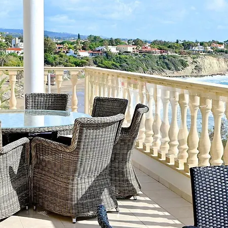 Katina Villa Coral Bay